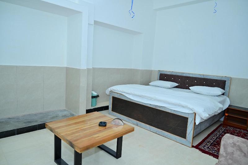 Hotel Red Inn image
