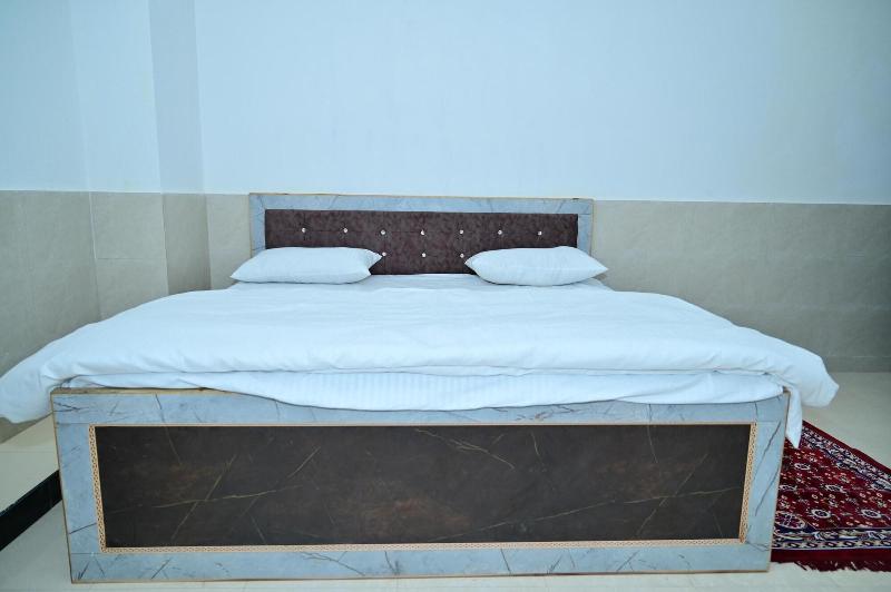 Hotel Red Inn image