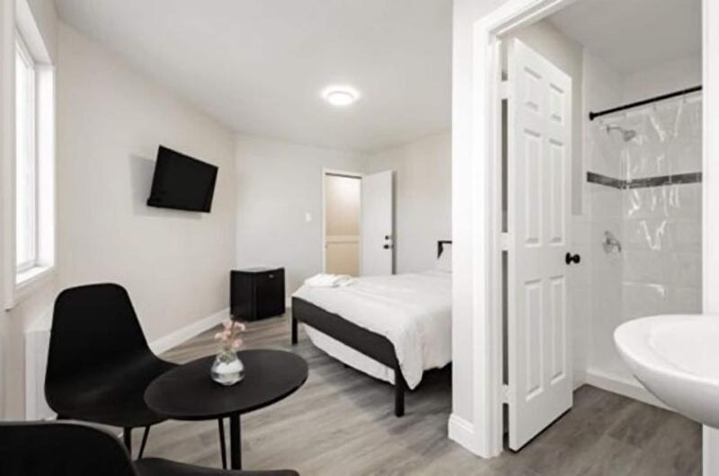 G Hotel image