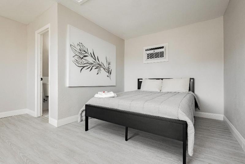 G Hotel image