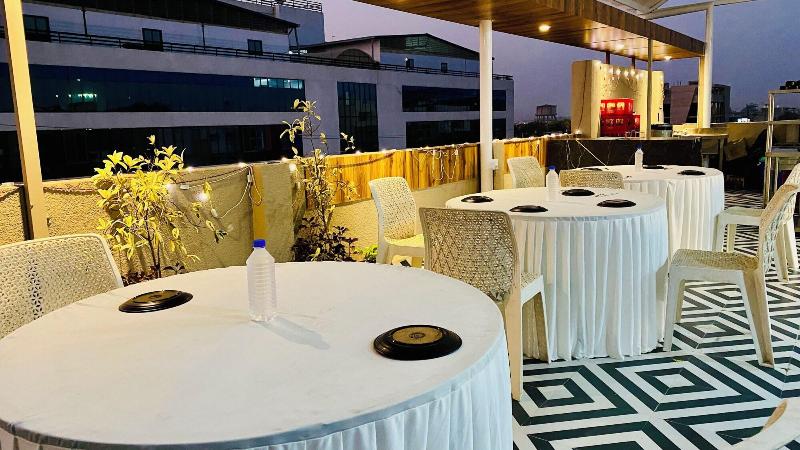 Hotel Aranyasutra Inaya Indore