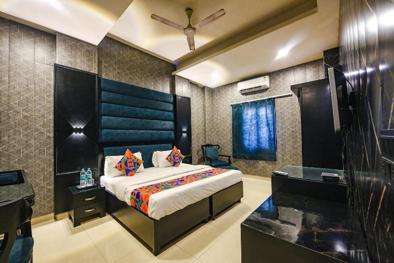 Fabhotel Bharat Continental image