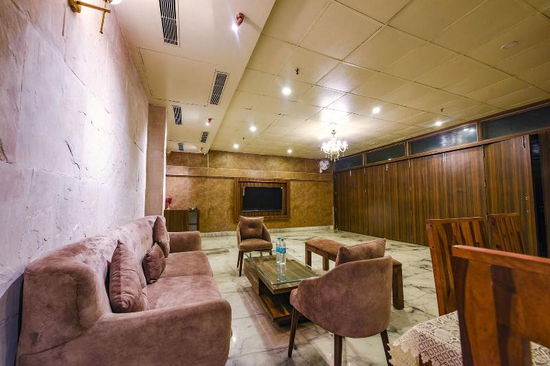 Fabhotel Bharat Continental image