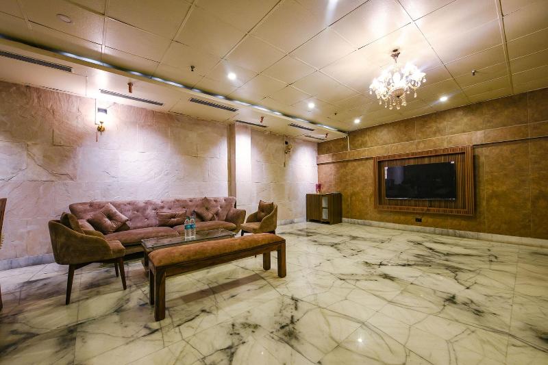 Fabhotel Bharat Continental image