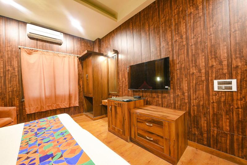 Fabhotel Bharat Continental image