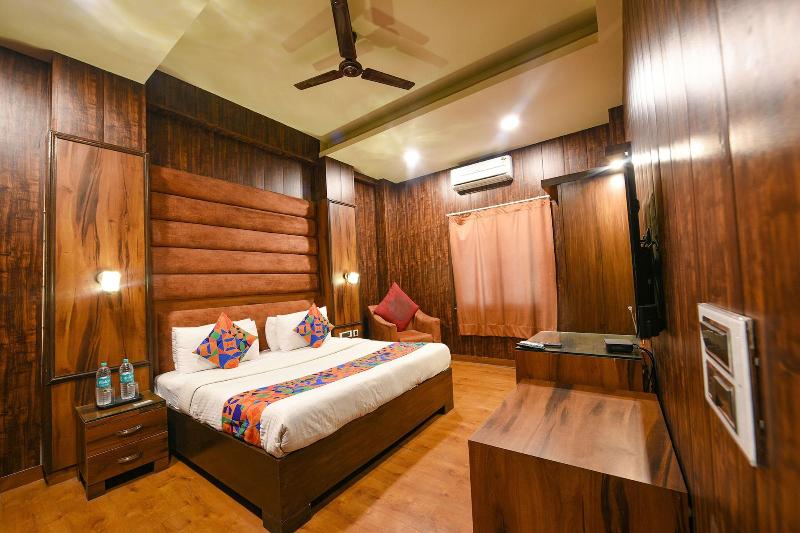 Fabhotel Bharat Continental image