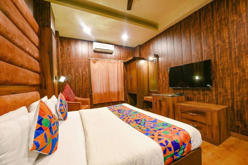 Fabhotel Bharat Continental image