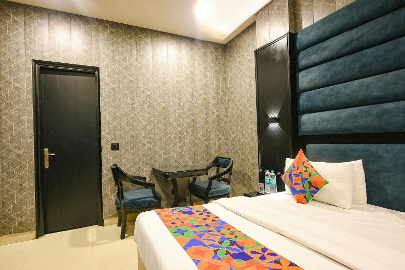 Fabhotel Bharat Continental image