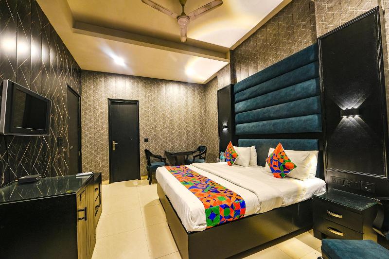 Fabhotel Bharat Continental image