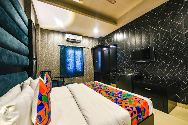 Fabhotel Bharat Continental image