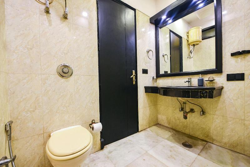 Fabhotel Bharat Continental image