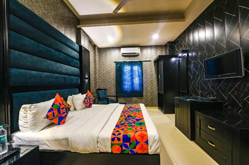 Fabhotel Bharat Continental image