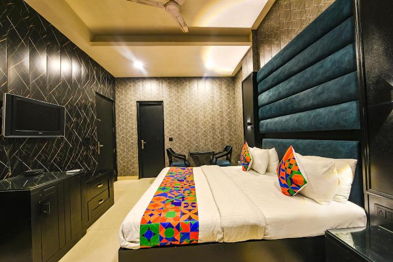 Fabhotel Bharat Continental image