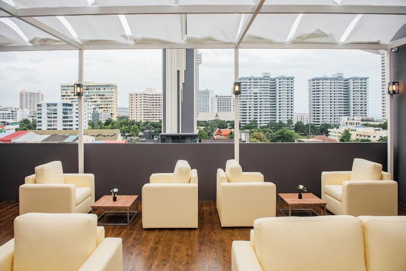 The Rizin Hotel Phratumnak image