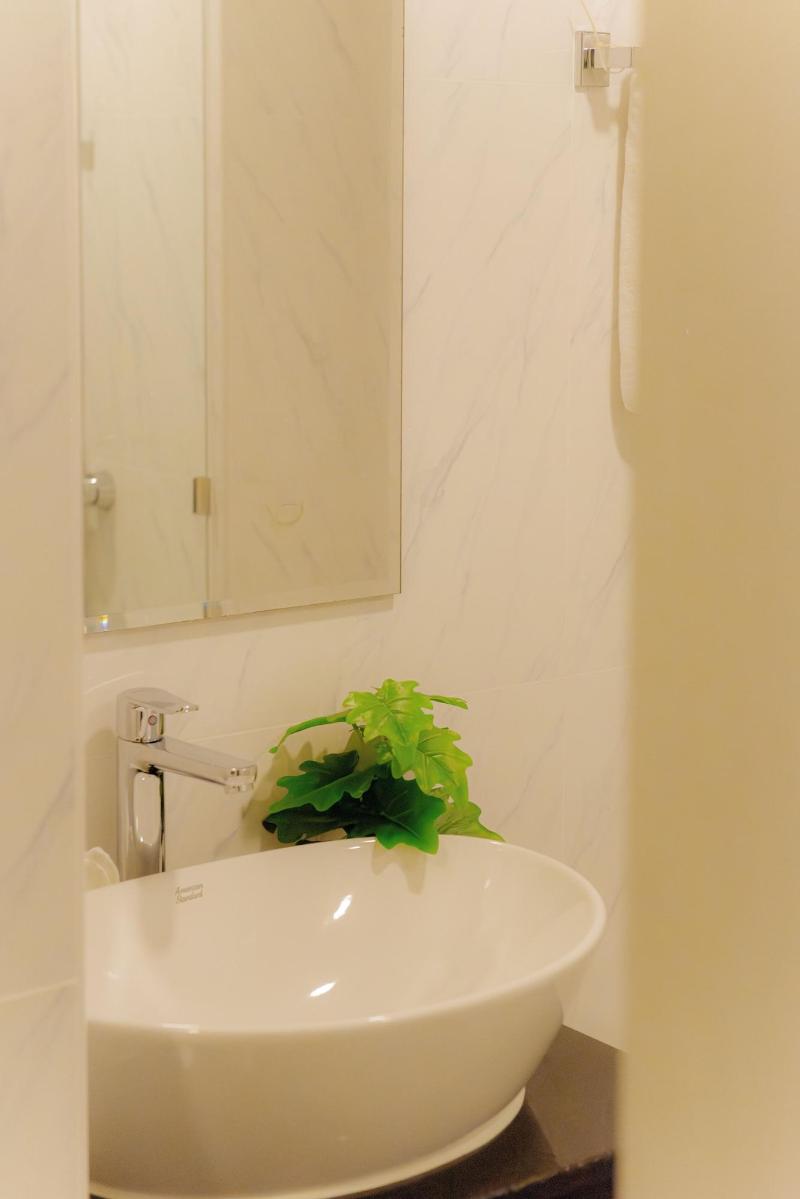 The Rizin Hotel Phratumnak image