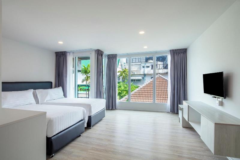 The Rizin Hotel Phratumnak image