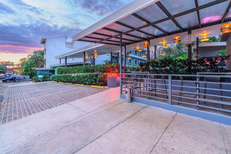 Wet Hotel image