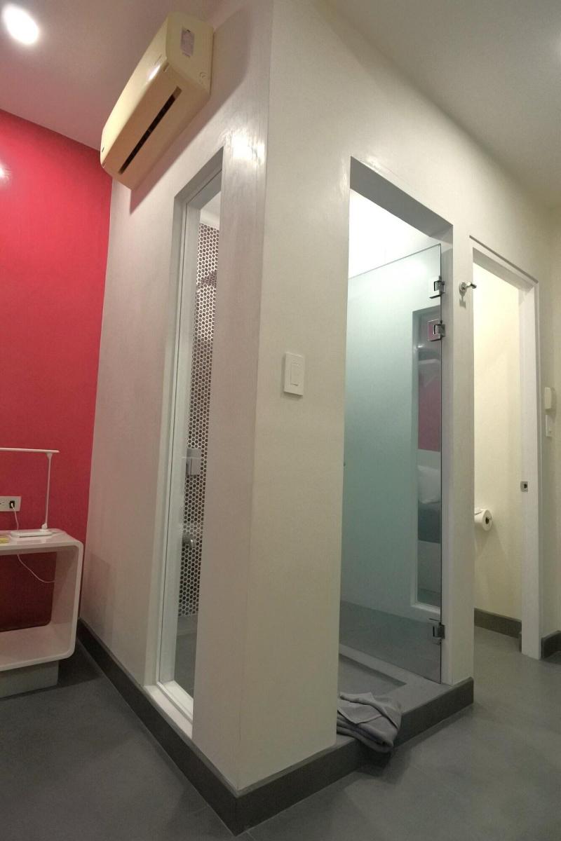 Wet Hotel image