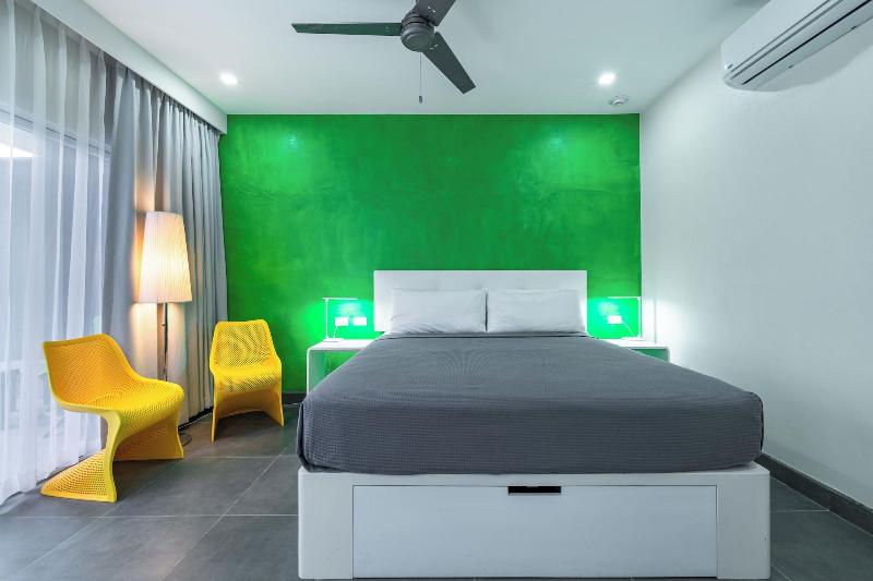 Wet Hotel image