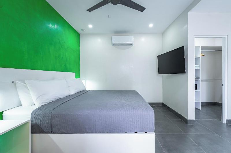 Wet Hotel image