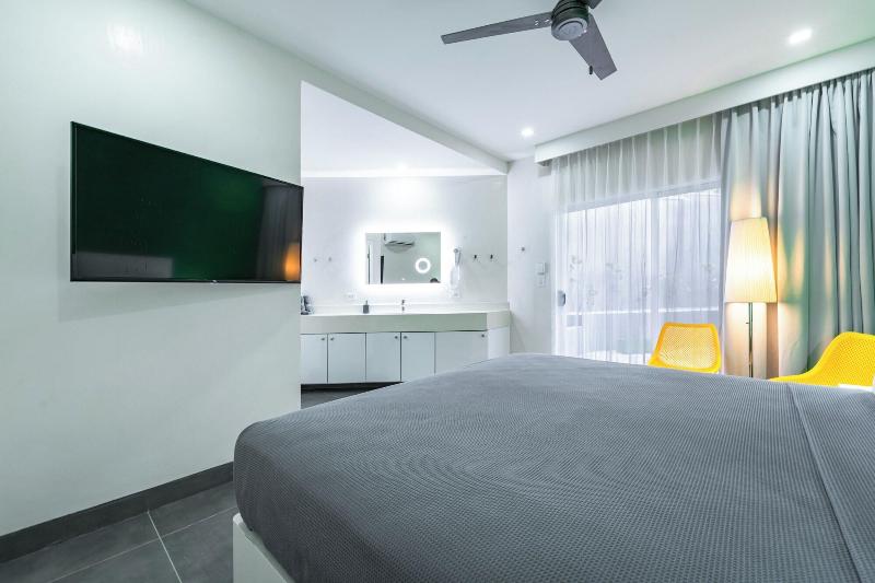 Wet Hotel image