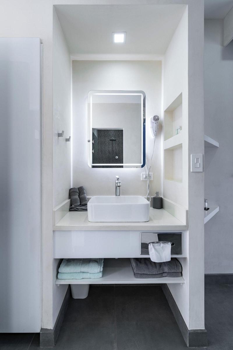 Wet Hotel image