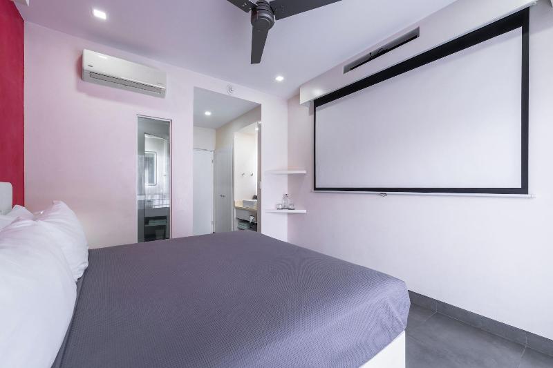 Wet Hotel image