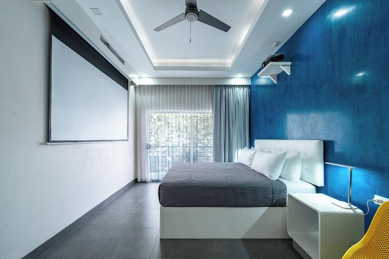 Wet Hotel image