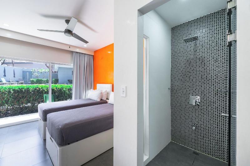 Wet Hotel image