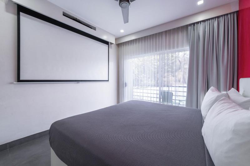 Wet Hotel image