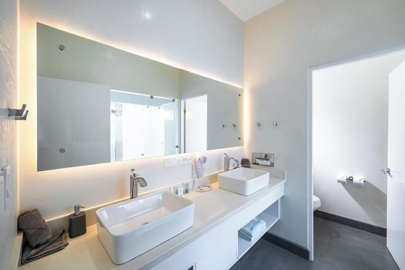 Wet Hotel image