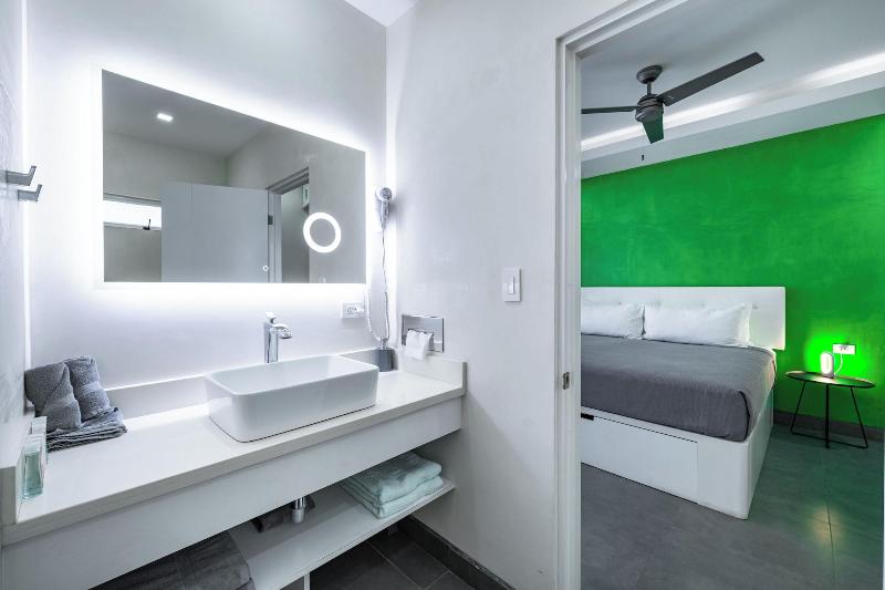 Wet Hotel image