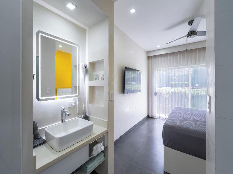 Wet Hotel image