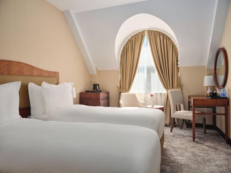 The Central Point Hotel Baku image