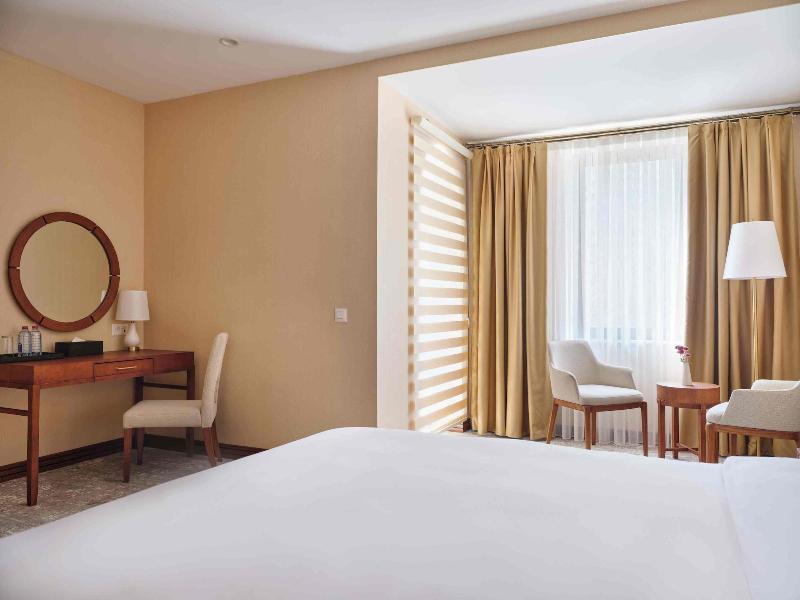 The Central Point Hotel Baku image