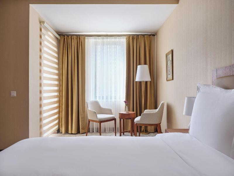 The Central Point Hotel Baku image