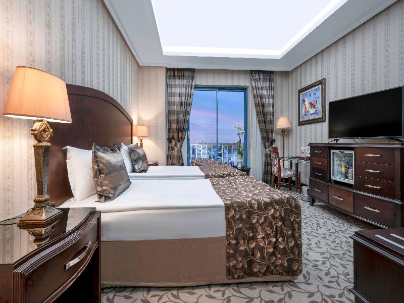 Meri̇t Lefkoşa Hotel & Casi̇no image