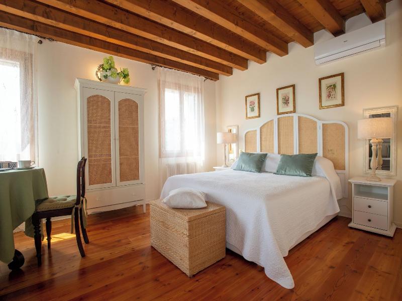 Tenuta Castagnera image