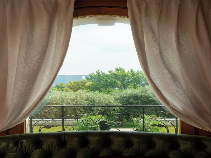 Tenuta Castagnera image