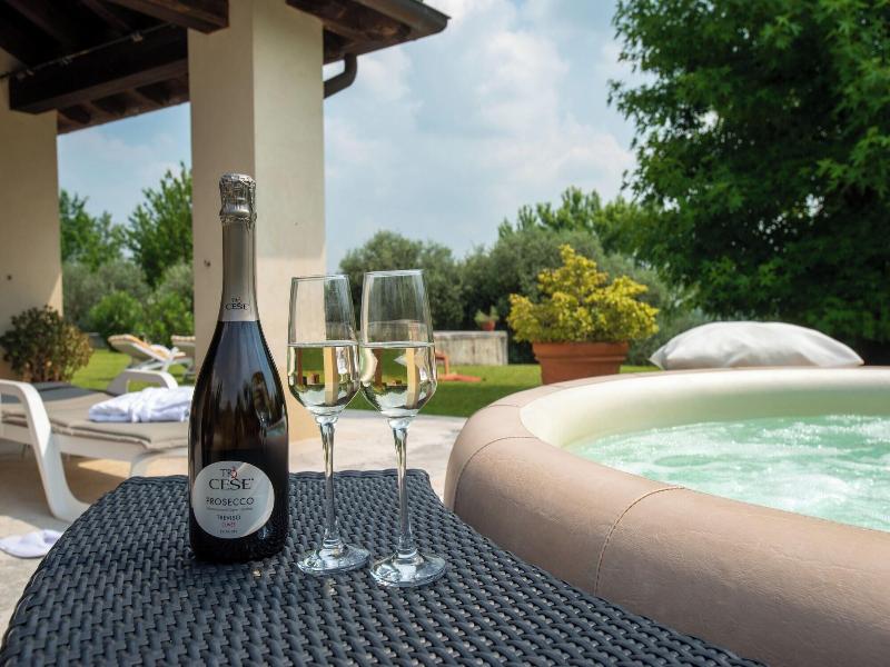 Tenuta Castagnera image