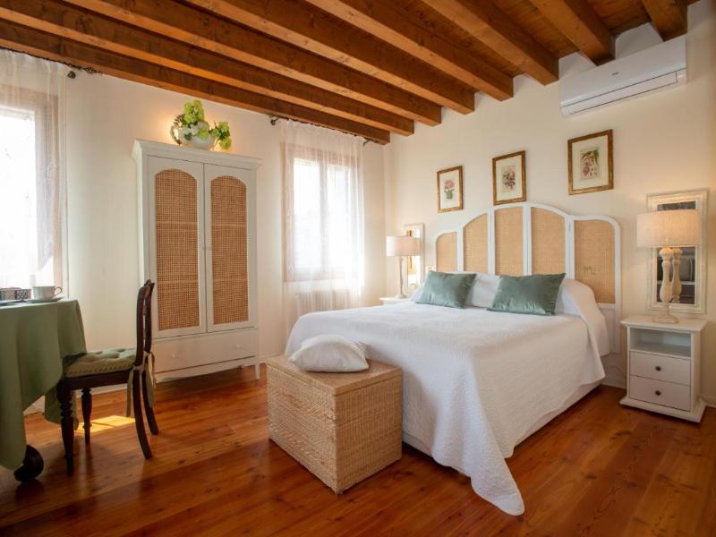 Tenuta Castagnera image