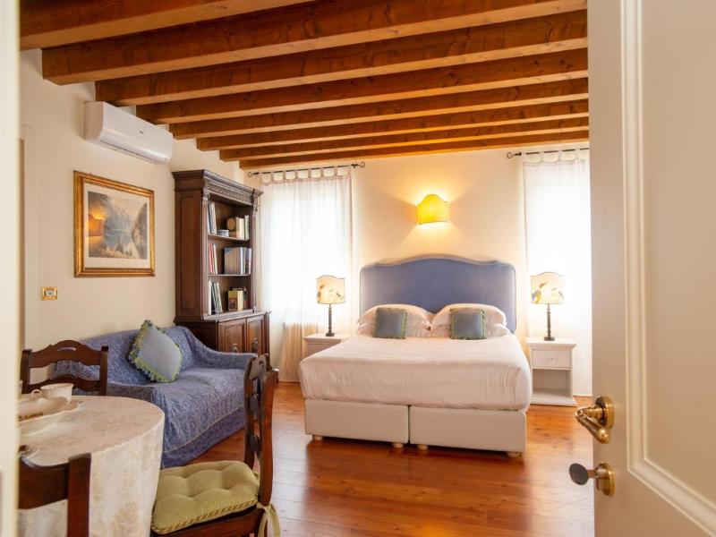 Tenuta Castagnera image