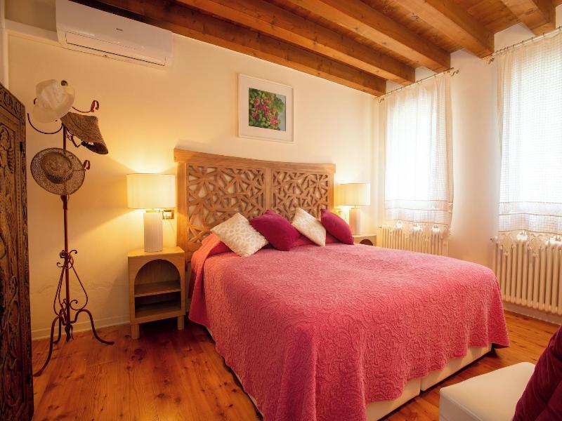 Tenuta Castagnera image