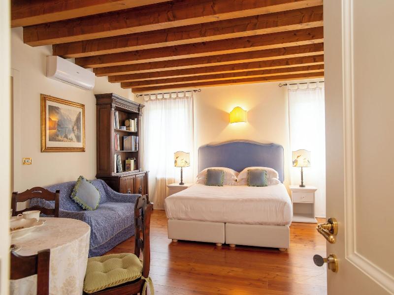 Tenuta Castagnera image