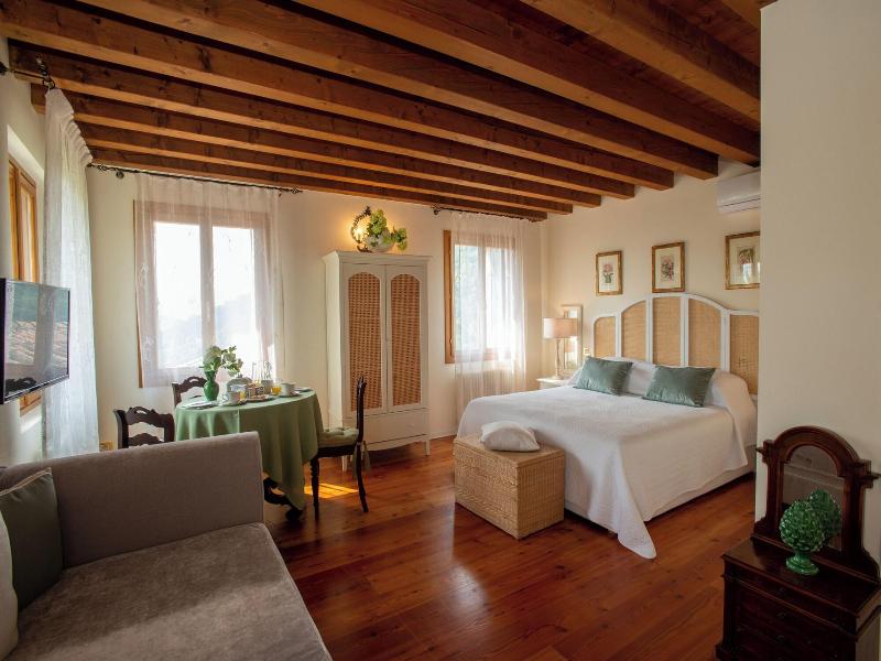 Tenuta Castagnera image