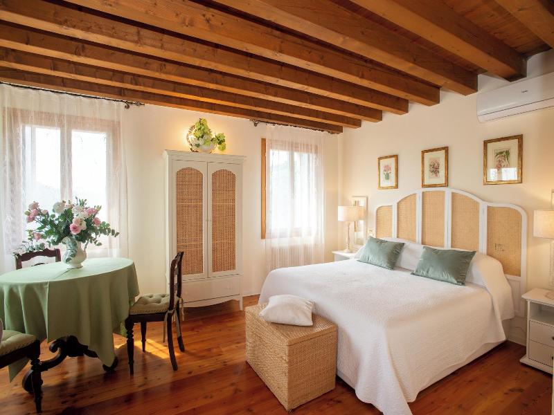 Tenuta Castagnera image