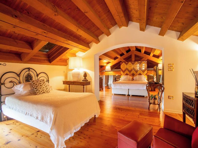 Tenuta Castagnera image