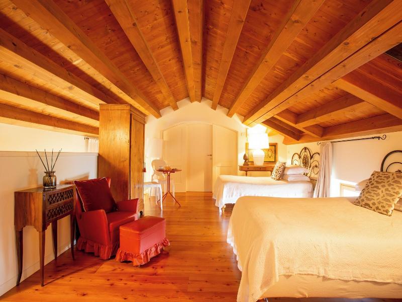 Tenuta Castagnera image