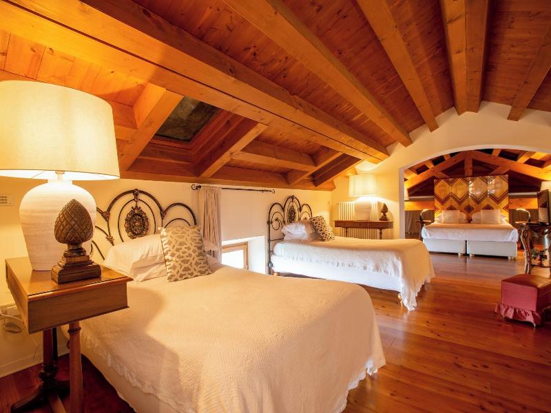 Tenuta Castagnera image