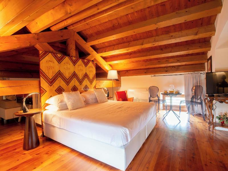 Tenuta Castagnera image
